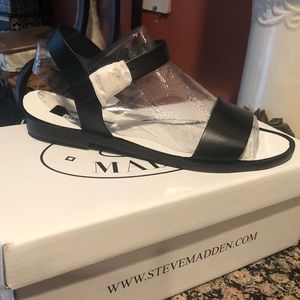 NIB STEVE MADDEN DONDDI SANDALS